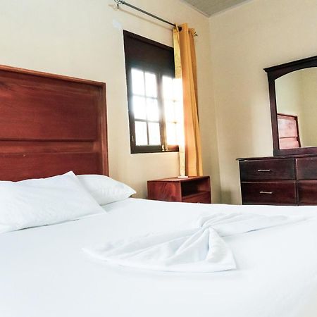 Hostal Eden Moyogalpa Eksteriør bilde