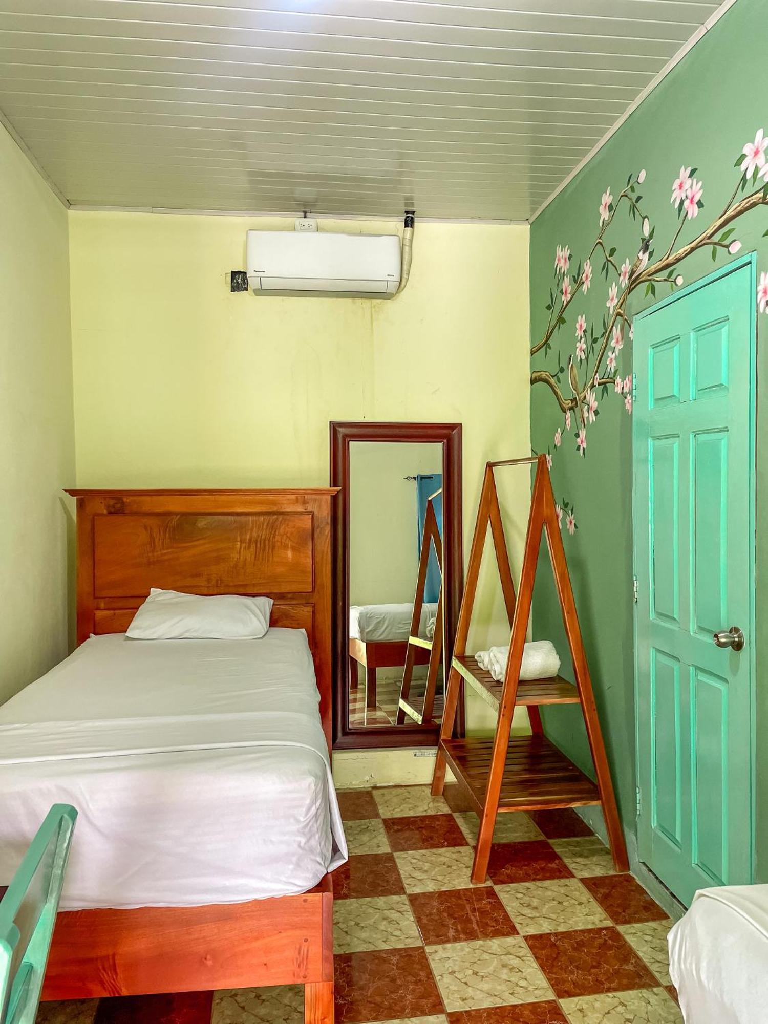 Hostal Eden Moyogalpa Eksteriør bilde