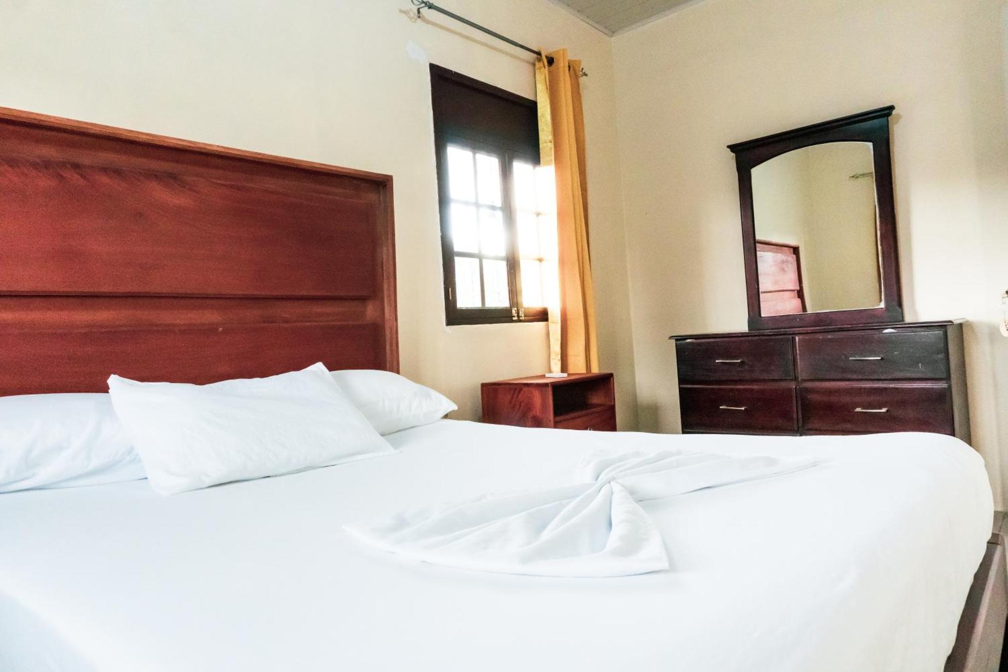 Hostal Eden Moyogalpa Eksteriør bilde
