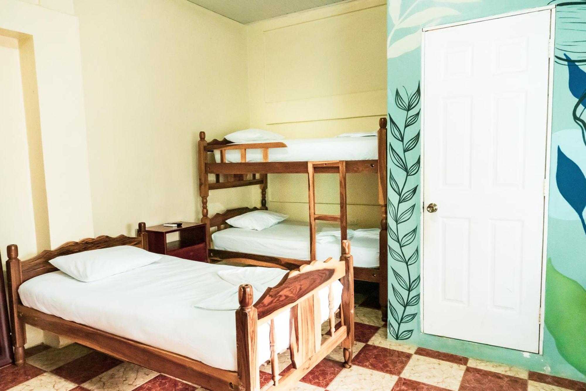 Hostal Eden Moyogalpa Eksteriør bilde