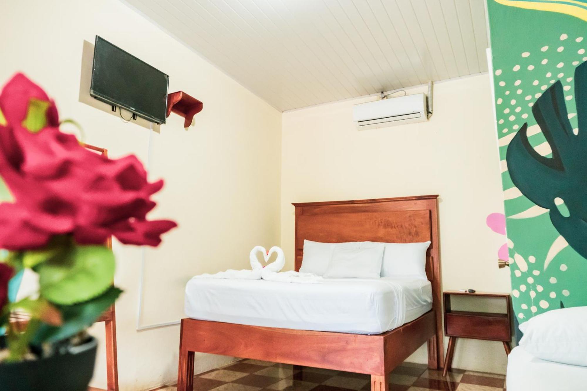 Hostal Eden Moyogalpa Eksteriør bilde