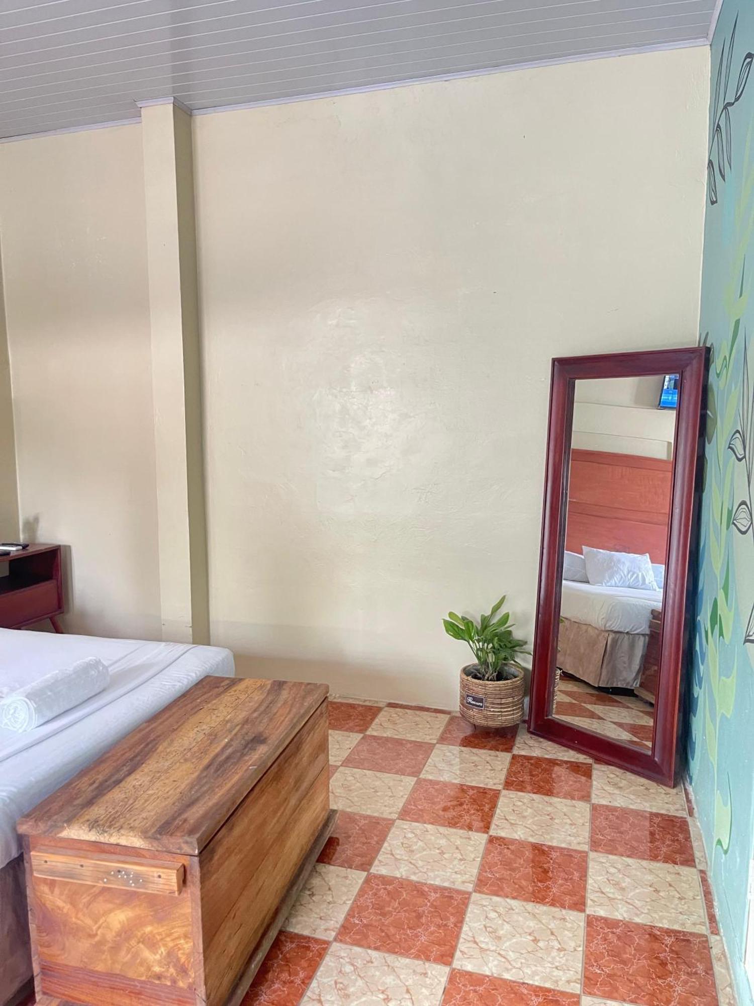 Hostal Eden Moyogalpa Eksteriør bilde