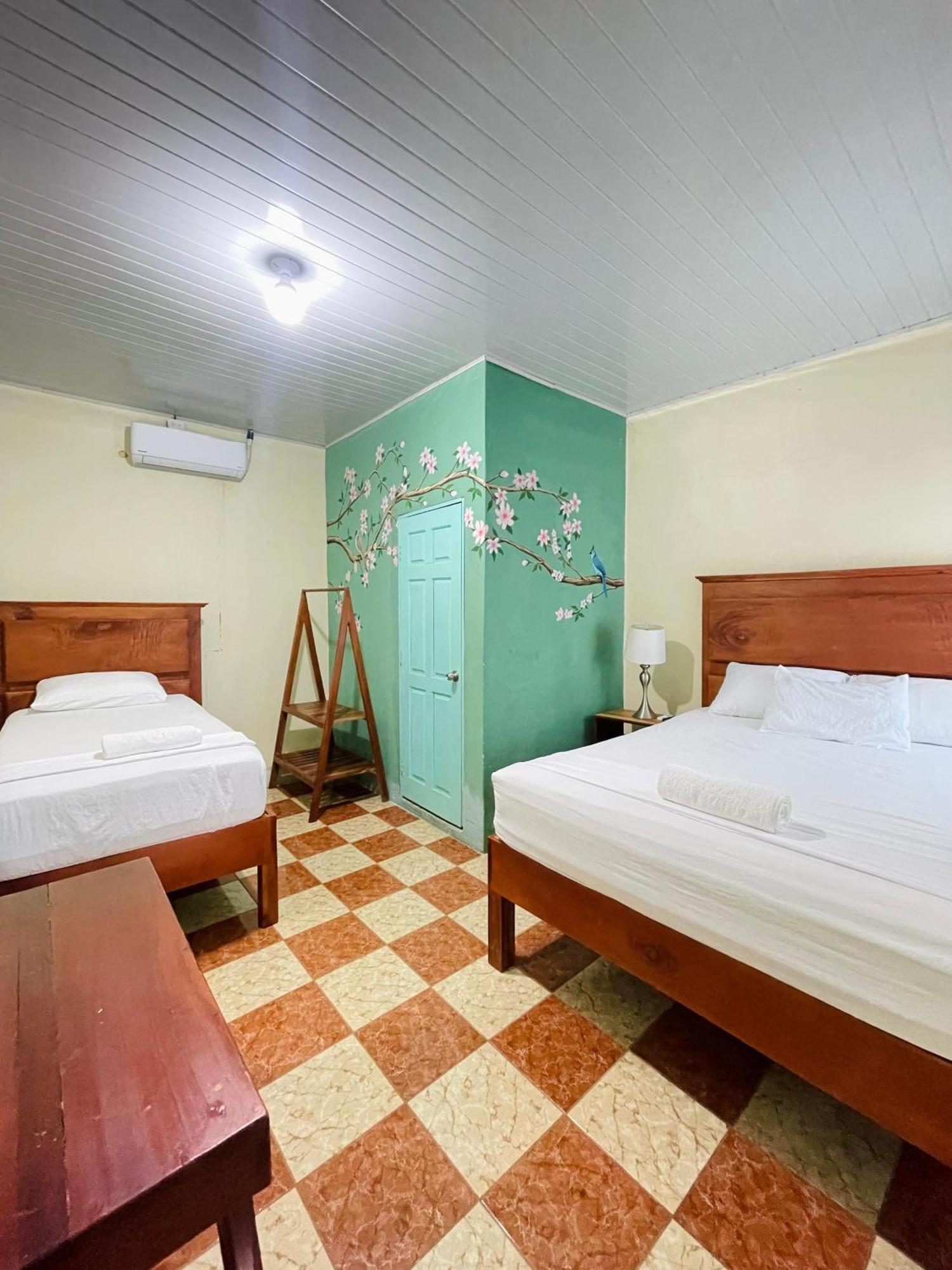 Hostal Eden Moyogalpa Eksteriør bilde